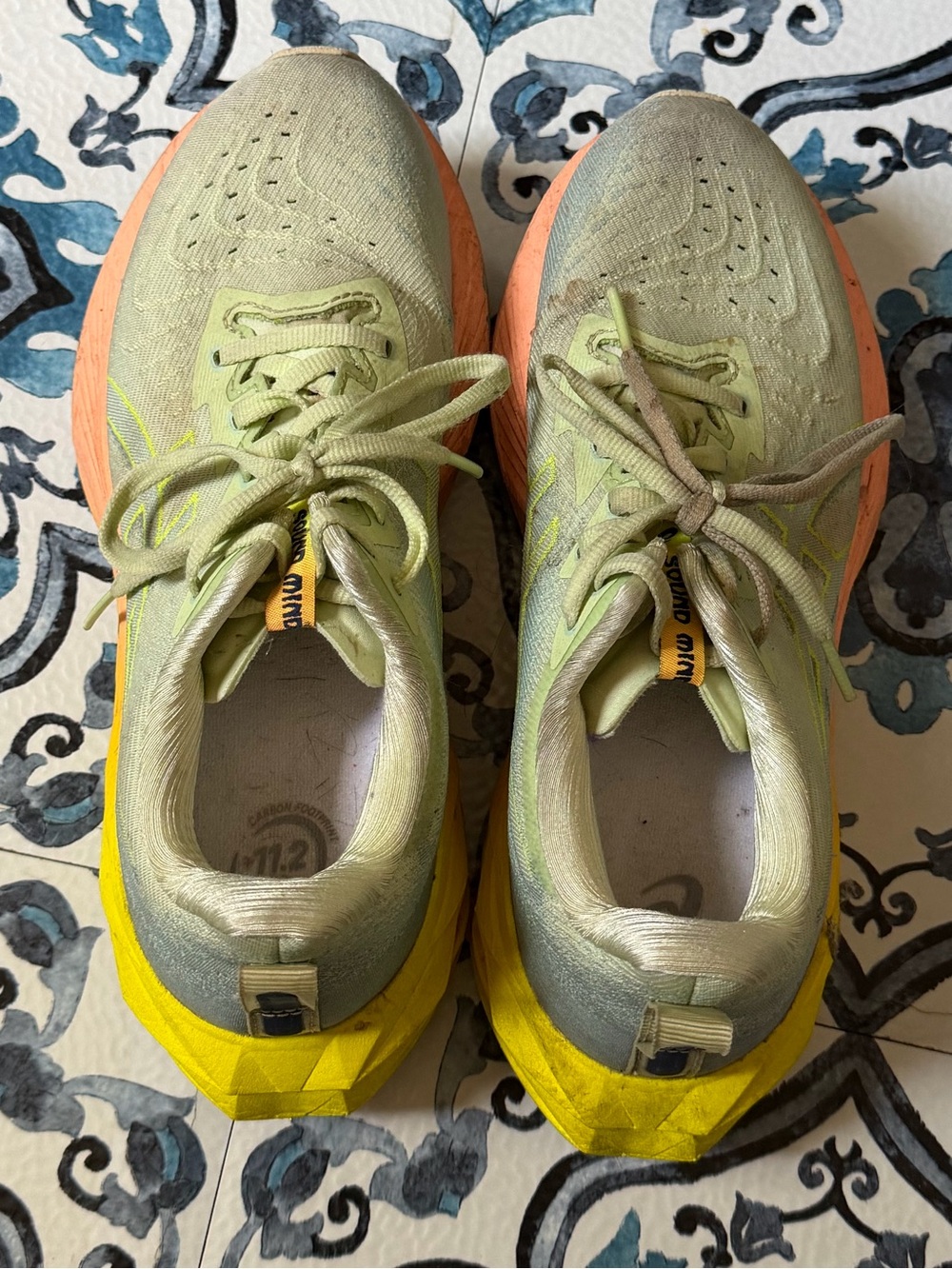 ASICS Novablast 4 Paris edition SIZE 6